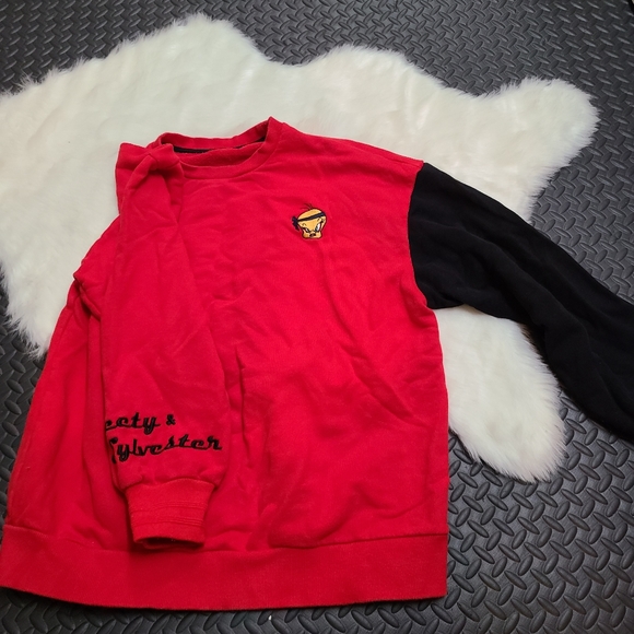 tweety bird and sylvester red sweater - Picture 3 of 5